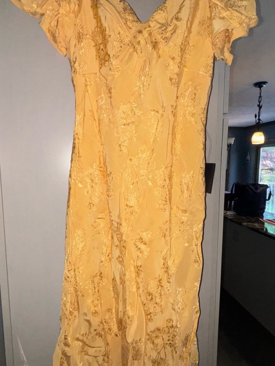 Lulus Dresses & Skirts - Lulus Elegant Yellow Floral Lace Dress Large